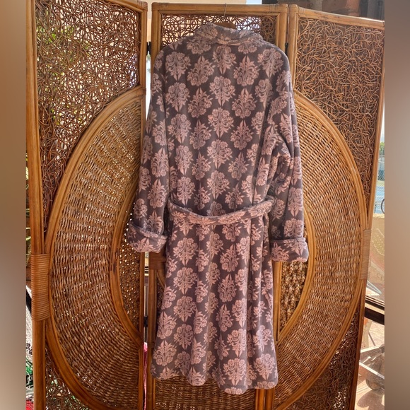 Ellen Tracy Pink Gray Plush Floral Women's Robe - Picture 8 of 9